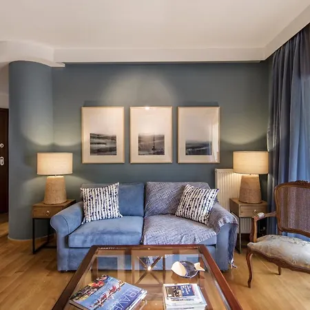 2 Bedroom Flat Next To Acropolis Apartment *