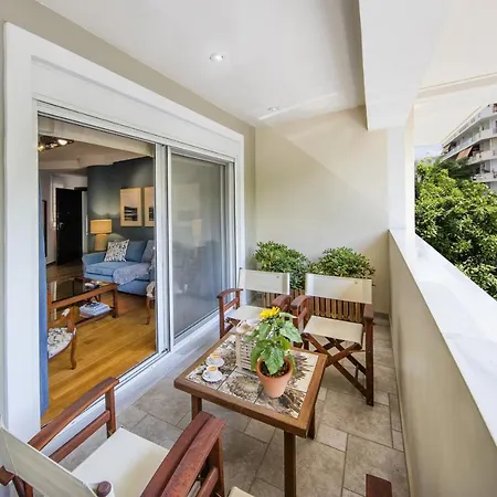 2 Bedroom Flat Next To Acropolis *