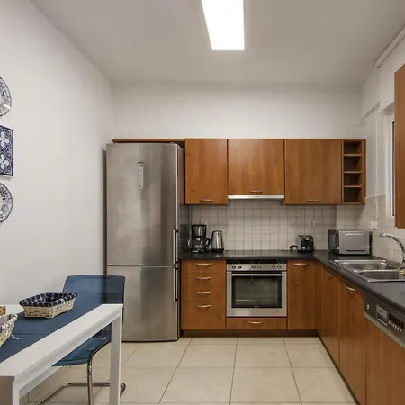 Apartment 2 Bedroom Flat Next To Acropolis Athens
