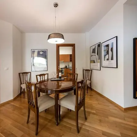 2 Bedroom Flat Next To Acropolis * Athens
